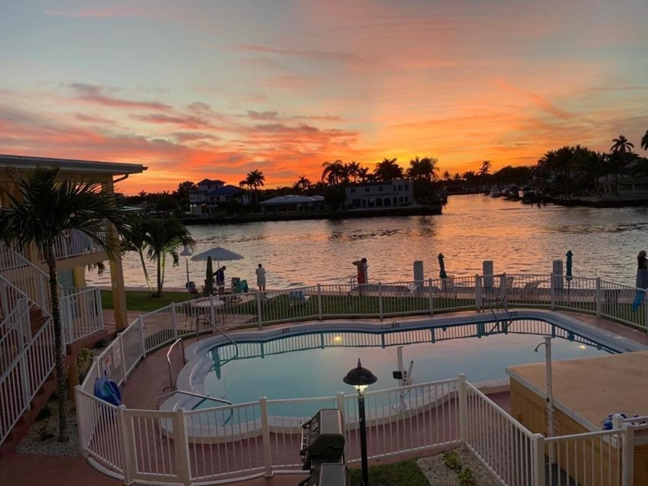Studio Intracoastal Views! 5 Min Walk To The Beach Villa Pompano Beach Kültér fotó
