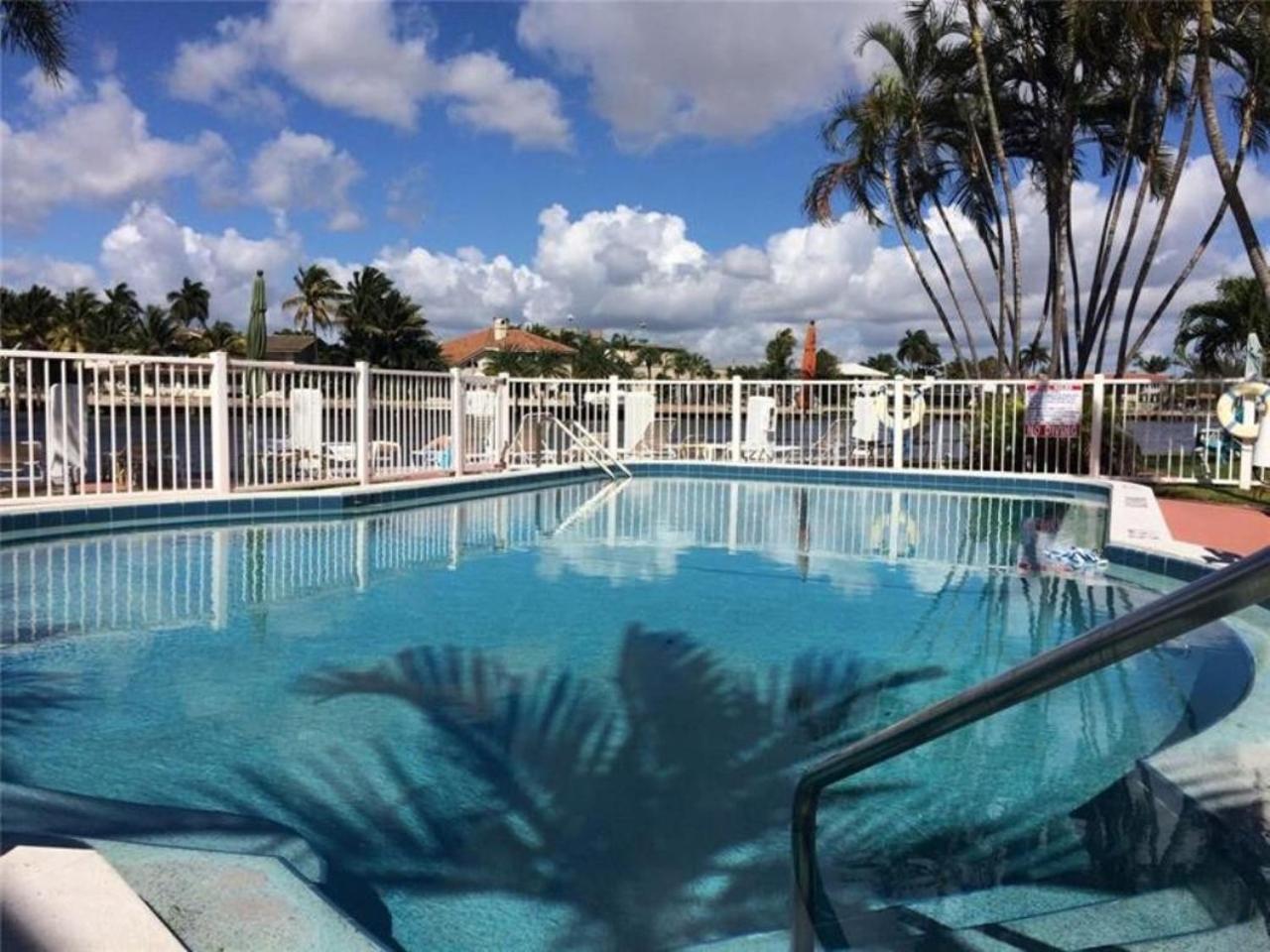 Studio Intracoastal Views! 5 Min Walk To The Beach Villa Pompano Beach Kültér fotó